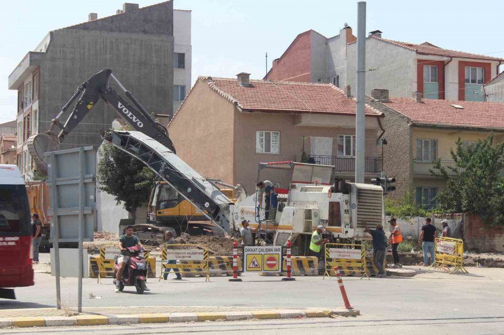 O Yolda Yarım Kalan Yapım Çalışmaları Başladı