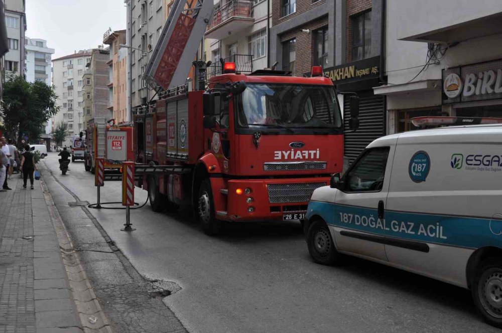 Aniden Yükselen Dumanlar Endişeye Sebep Oldu