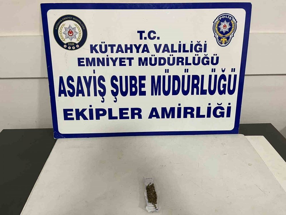 Kütahya’da Bir Şahsın Üzerinde Uyuşturucu Ele Geçirildi