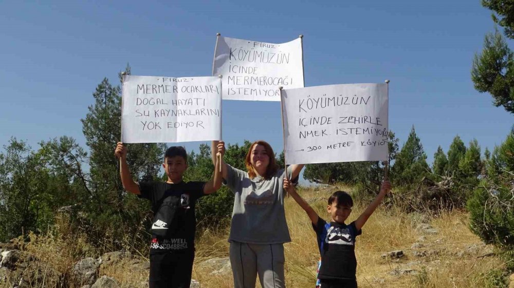 Köy Sakinleri Eylem Yaptı...köylerinde Mermer Ocağı İstemiyorlar