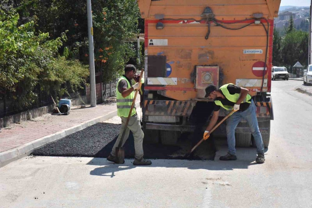 Cadde Ve Sokaklarda İyileştirme Çalışmaları Devam Ediyor