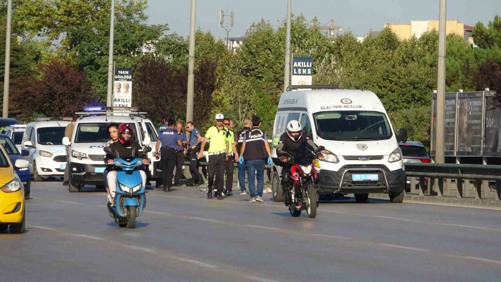 Bariyerlere Çarparak Hayatını Kaybetti