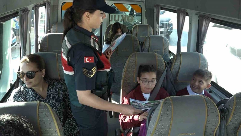 Okulun İlk Günü Didik Didik Arandılar