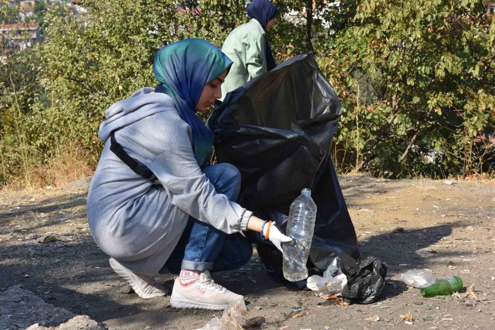 1 Ton Atık Toplandı