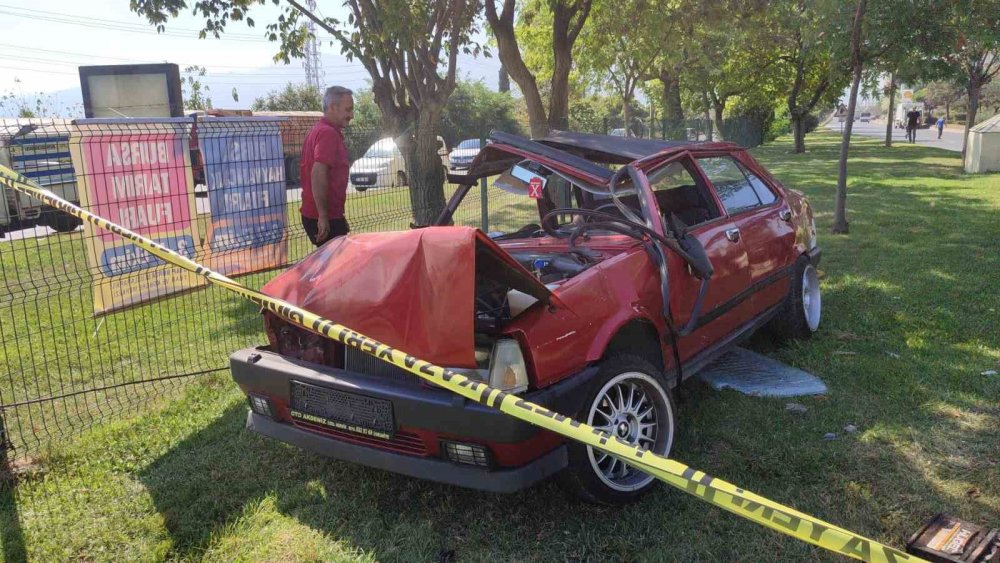 Takla Atıp Hurdaya Dönen Araçtan Hafif Sıyrıklarla Kurtuldu