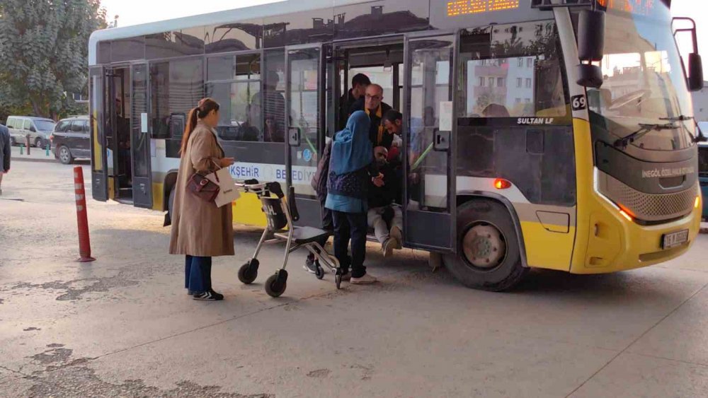 Fenalaşan adamı hastaneye halk otobüsü şoförü götürdü