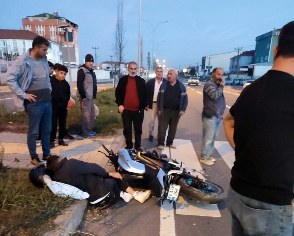 Bölünmüş Yolda Refüjden Geçmeye Kalktı, Kazaya Sebep Oldu