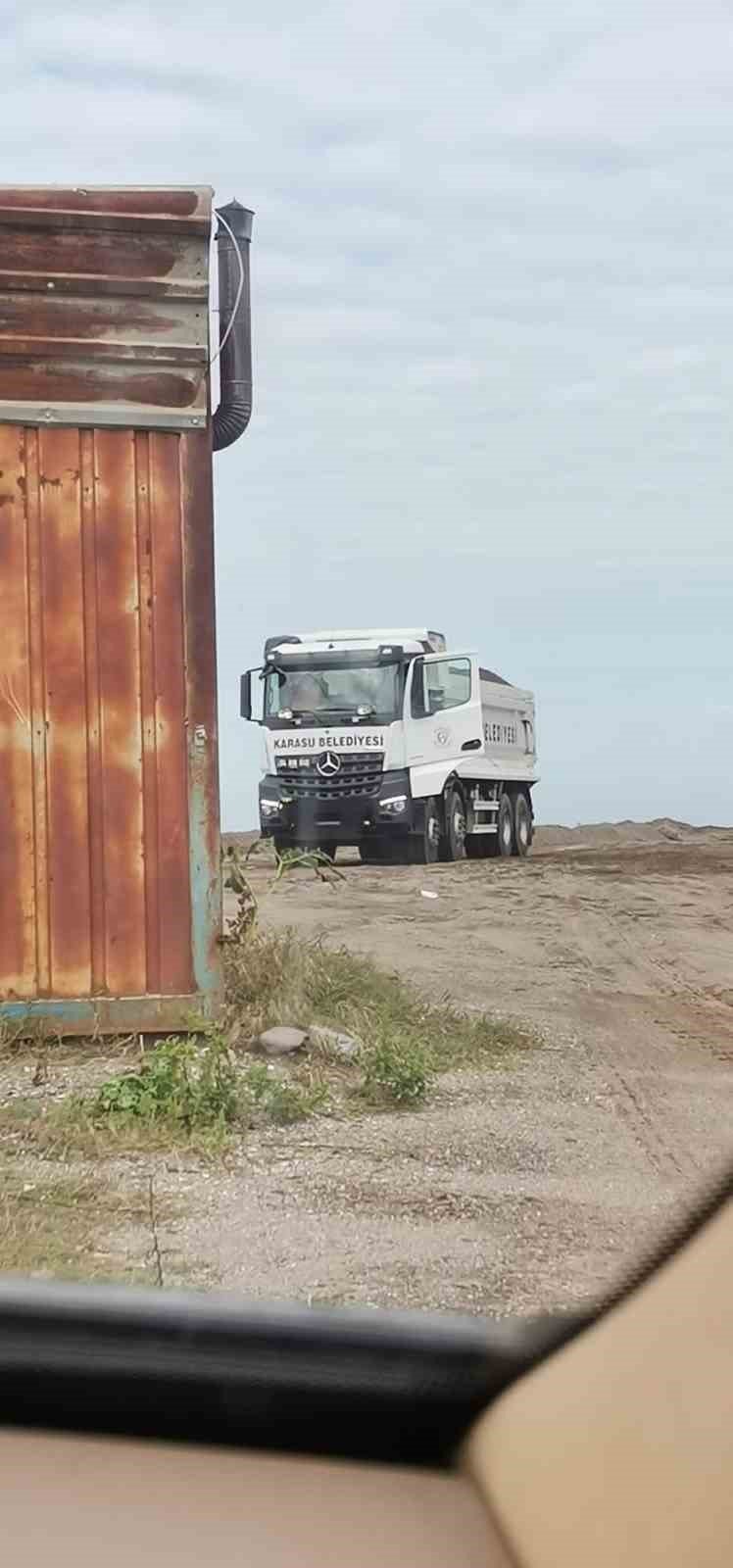 Belediyenin Usulsüz Kum Taşıdığı İddiası Valiliği Harekete Geçirdi