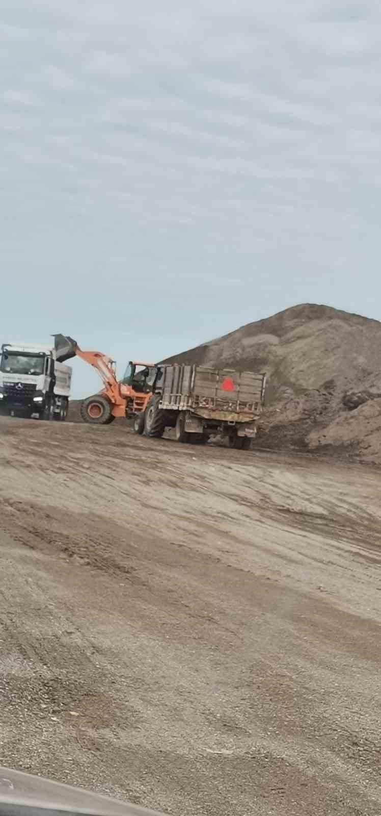 Belediyenin Usulsüz Kum Taşıdığı İddiası Valiliği Harekete Geçirdi