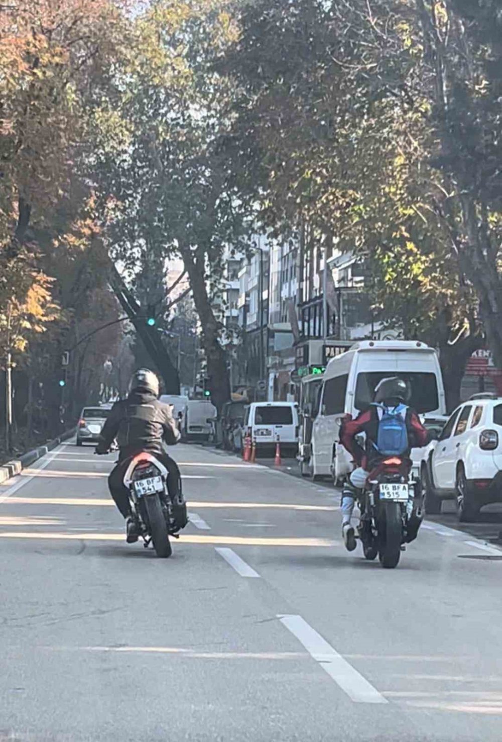 Motosiklet Üzerinde Dans Edip Trafiği Tehlikeye Attı Cezadan Kaçamadı