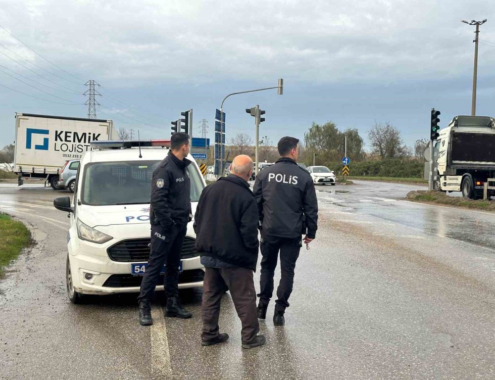 Patpat İle Kamyon Kafa Kafaya Çarpıştı: Karı-koca Yaralandı