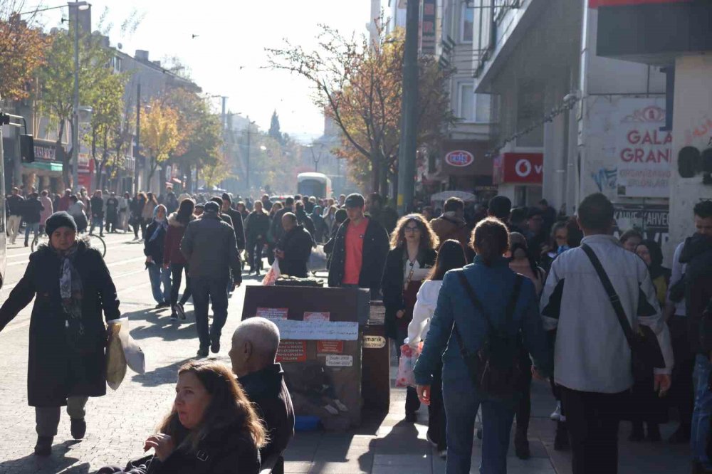 Havanın Güneşli Olmasıyla Vatandaşlar Dışarıya Akın Etti