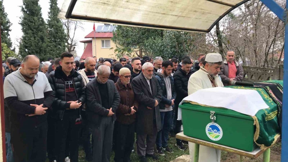 Tırın Çarpması Neticesinde Hayatını Kaybeden Şoför Sakarya’da Toprağa Verildi