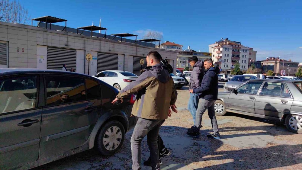 Kokain Getiren Şahıslar Yakalandı