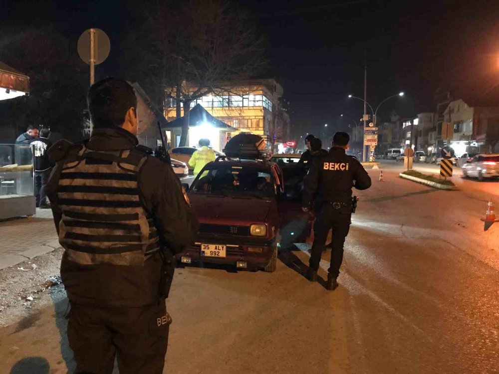 Ehliyetsiz Araç Kullanan 3 Kişi Polise Yakalandı