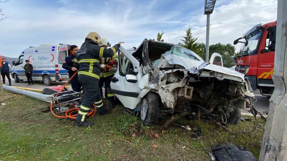 Kanser Tedavisi Gören Oğlunu Götürdüğü Hastaneden Dönerken Kaza Yapmıştı