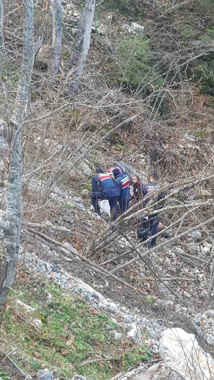 Kayıp Olan Gencin Cesedi Bozüyük'te Bulundu