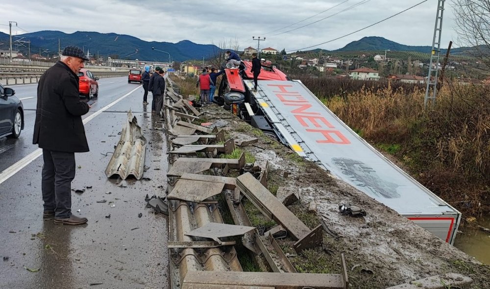 Kazayı Gördü, Kayda Alarak Spiker Gibi Anlattı