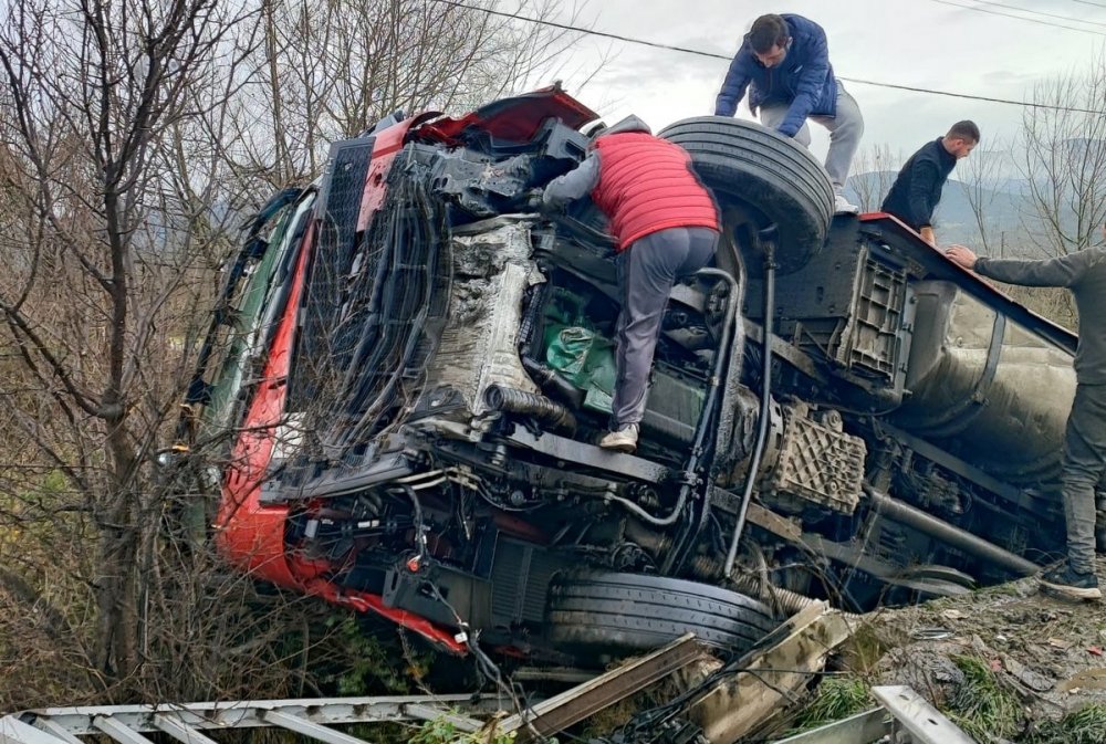 Kazayı Gördü, Kayda Alarak Spiker Gibi Anlattı