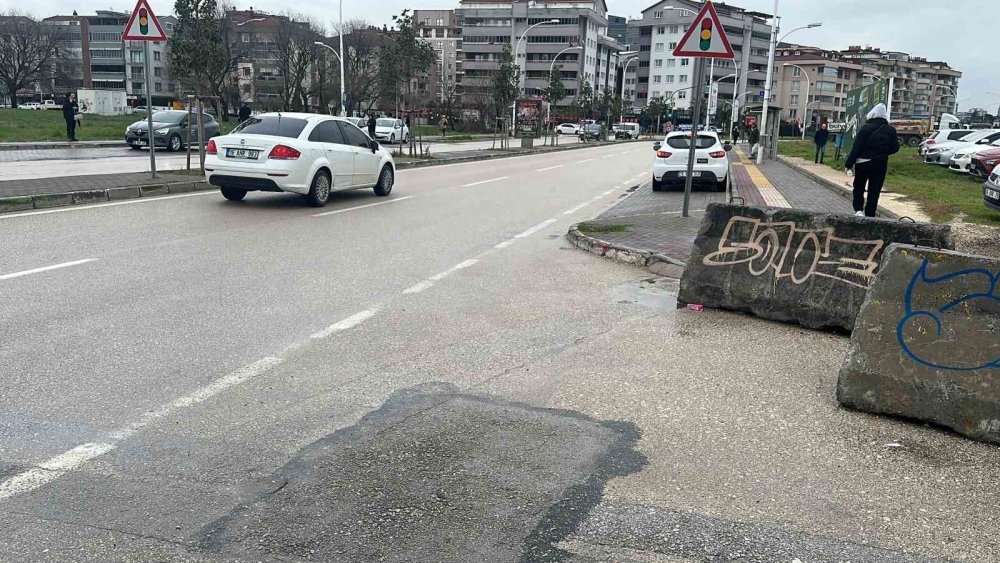 Bursa’da Kahreden Olay...okuldan Evine Giden 13 Yaşındaki Öğrenci Hayatını Kaybetti