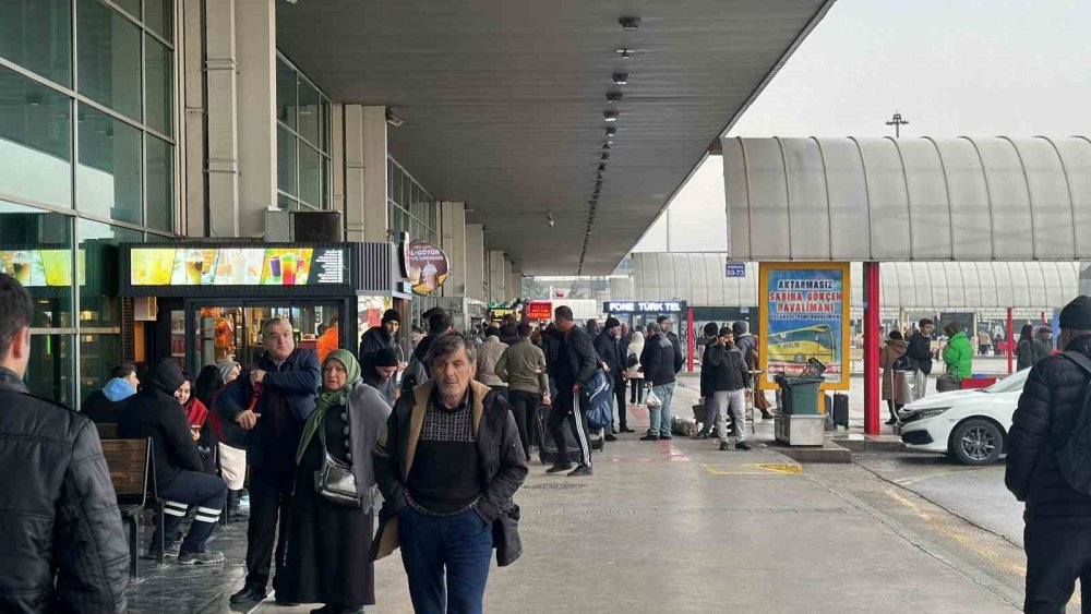 Otobüs Terminali’nde Korkutan Yangın