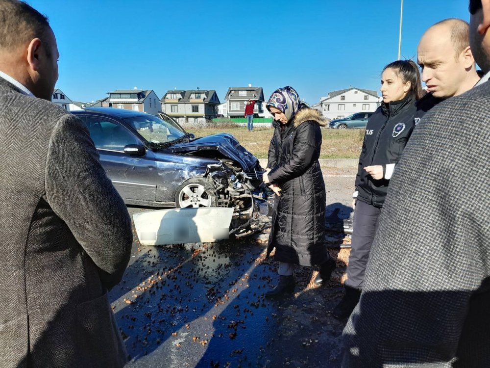 İki Otomobil Kavşakta Çarpıştı: 1 Ölü, 2 Yaralı