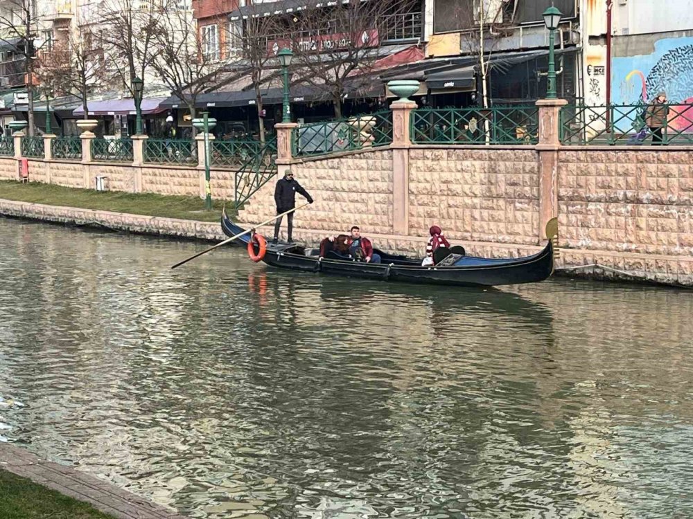 Soğuk Hava Gondol Keyfini Engellemiyor