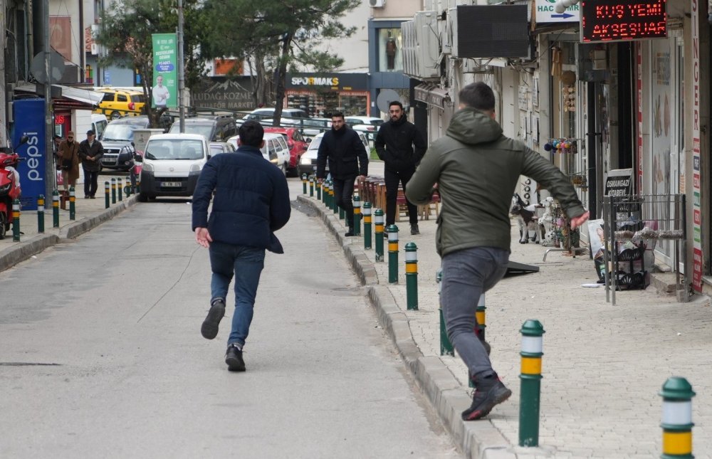 Kılıktan Kılığa Girip,  Suçluları Böyle Yakalıyorlar