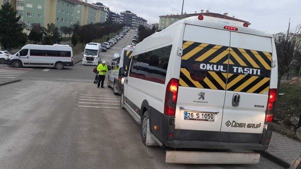 Polis Ve Jandarma Ekiplerinden Okul Servislerine Denetim