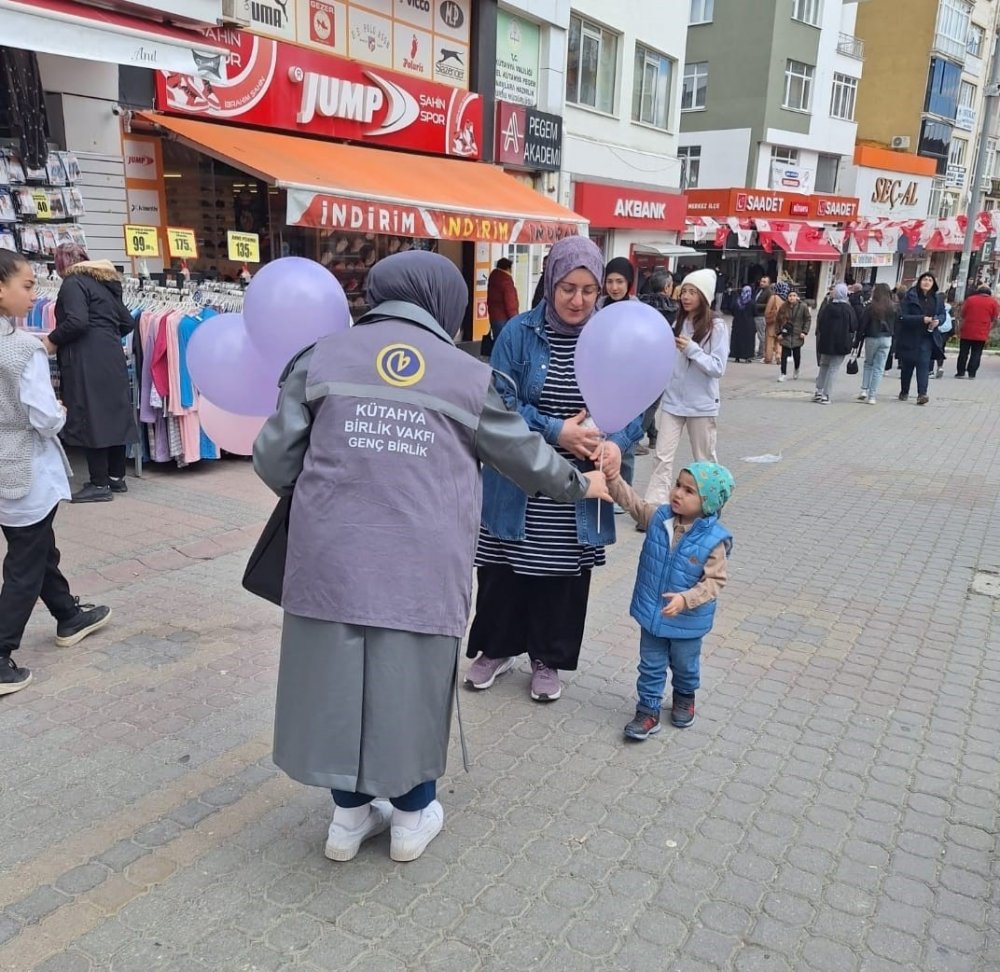 Birlik Vakfından Çocuklara Balon