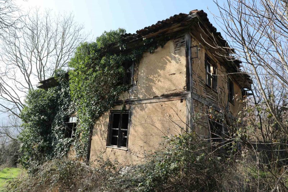 100 Yıllık Cami De Kendi Haline Terk Edilmişti, Harekete Geçildi