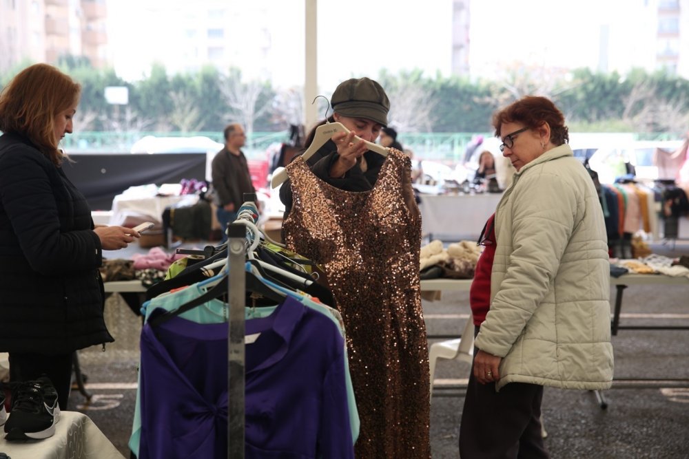 Bilinçsiz Tüketime Karşı İkinci El Eşyaları Takas Ettiler