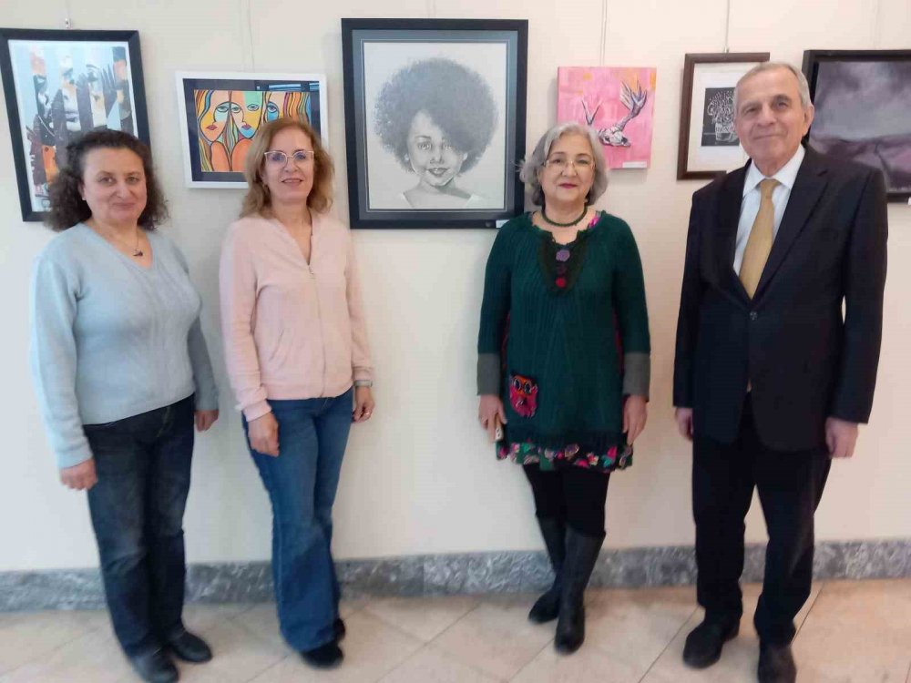 Eskişehir’deki 48 Kadın Ressam 48 Eserini Sergiledi