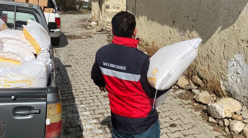 Hasat Edilen Buğdaydan Elde Edilen Un İhtiyaç Sahiplerine Dağıtıldı