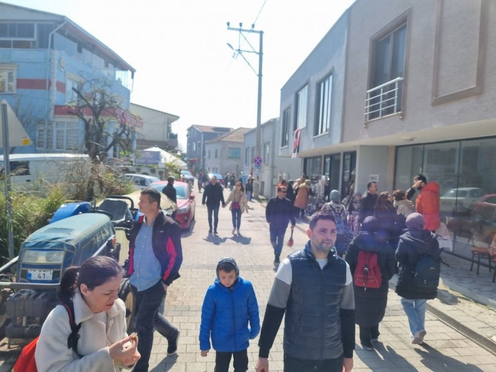 Tarihi Gölyazı’da Hafta Sonu Yoğunluğu