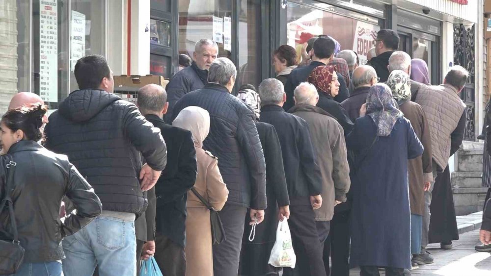 Pide Kuyruğu Değil, Kıyma Ve Et Kuyruğu