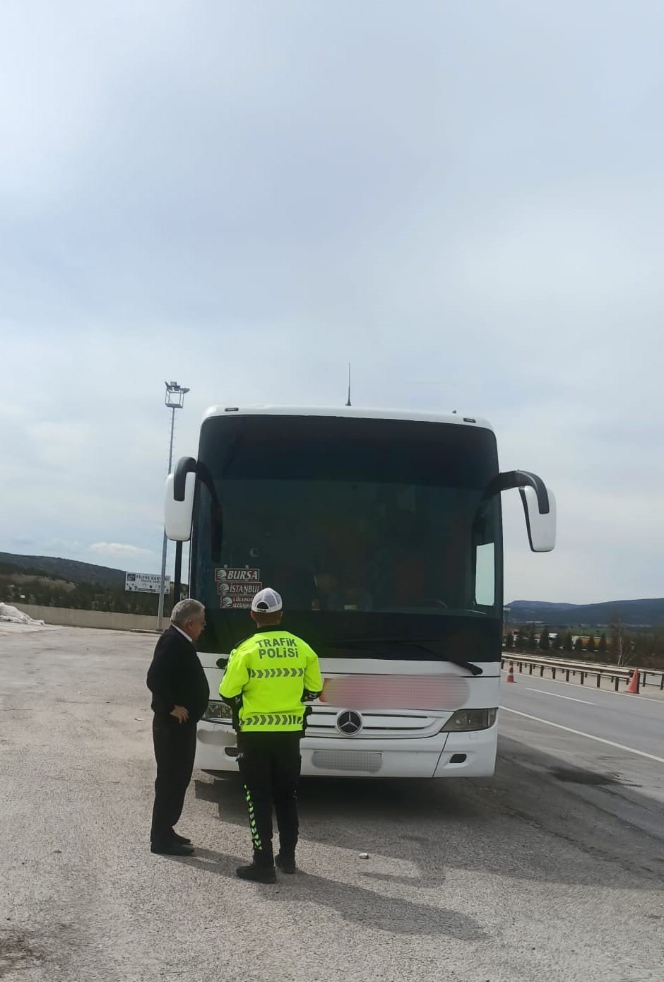 Polis Ekipleri Şehirlerarası Otobüslerde Emniyet Kemeri Bilgilendirmesi Yaptı