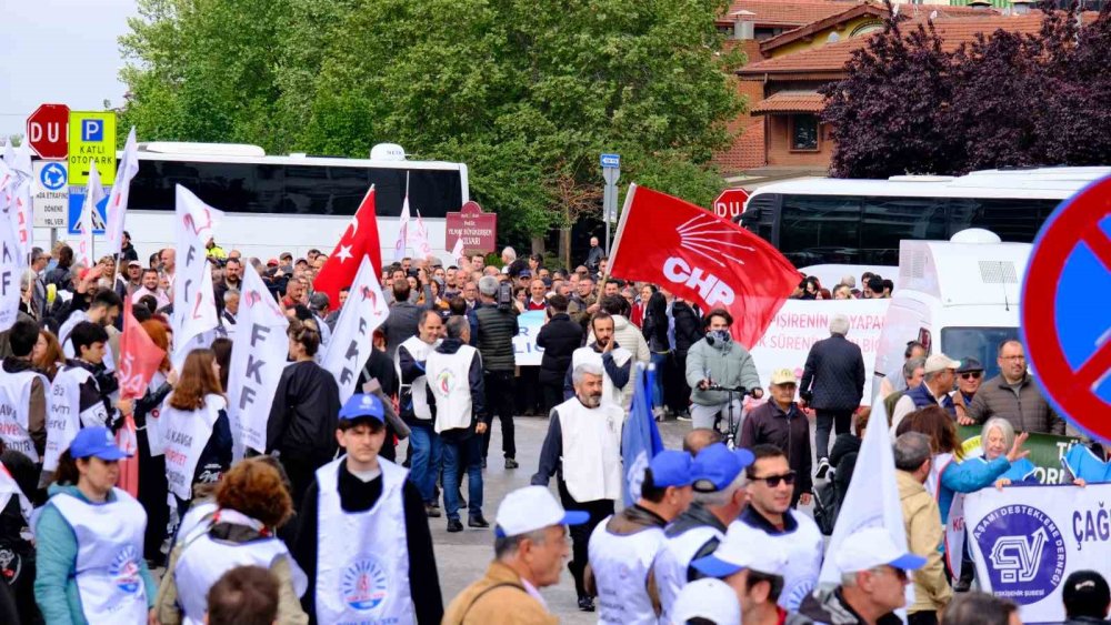 Eskişehir’de 1 Mayıs İşçi Bayramı Coşkusu