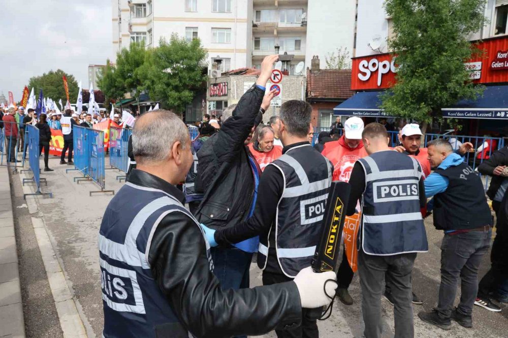 Eskişehir’de 1 Mayıs İşçi Bayramı Coşkusu