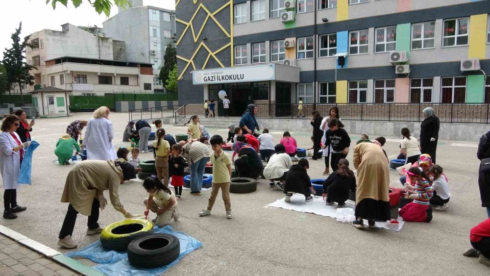 100 Anne Buluştu, Çocuklarının Okulunu Böyle Güzelleştirdi