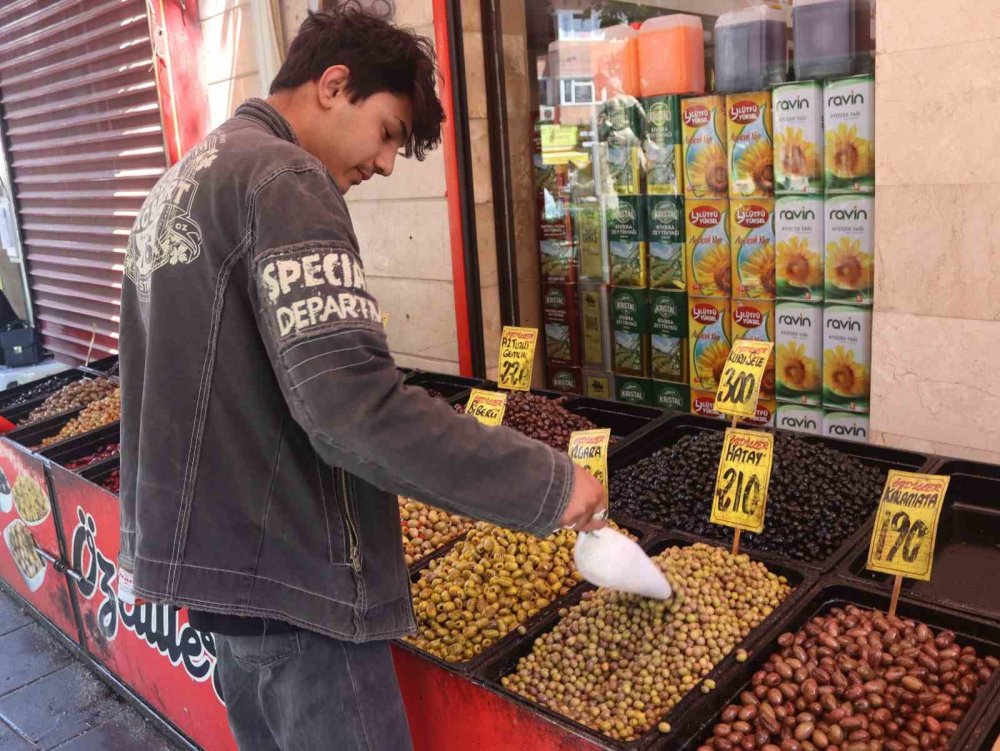 Zamlar Nedeniyle Zeytin Satışlarında Düşüş