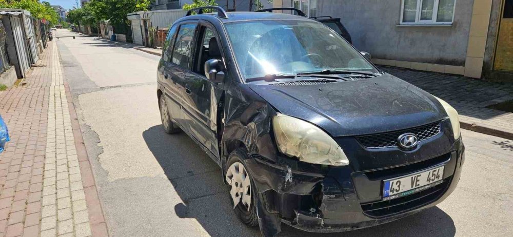 Bursa’da Cip İle Motosiklet Çarpıştı: 3 Yaralı