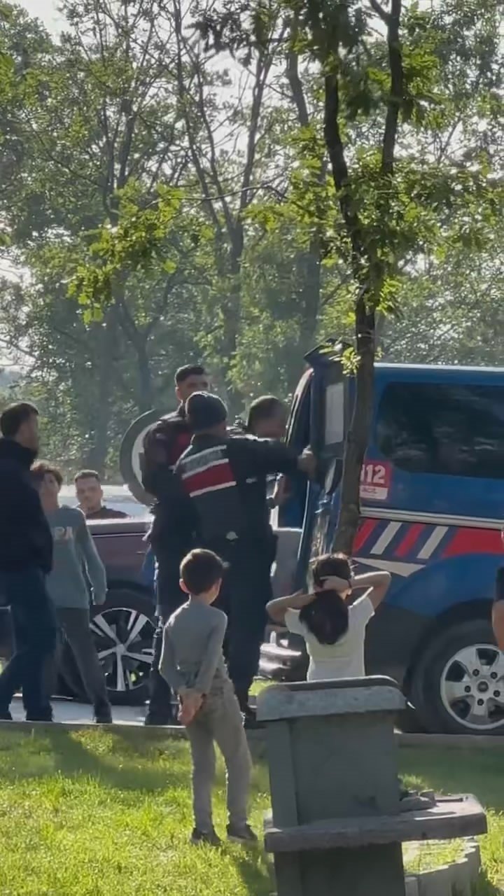 Bursa’da Piknik Alanında Satırlı Masa Kavgası