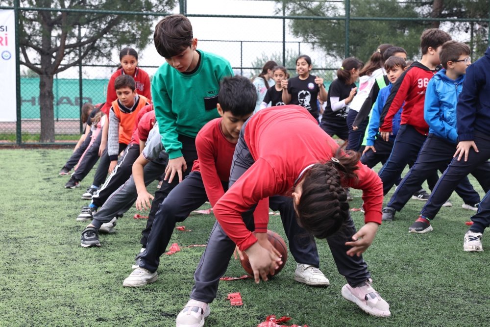 Öğrenciler Geleneksel Oyunlarda Buluştu