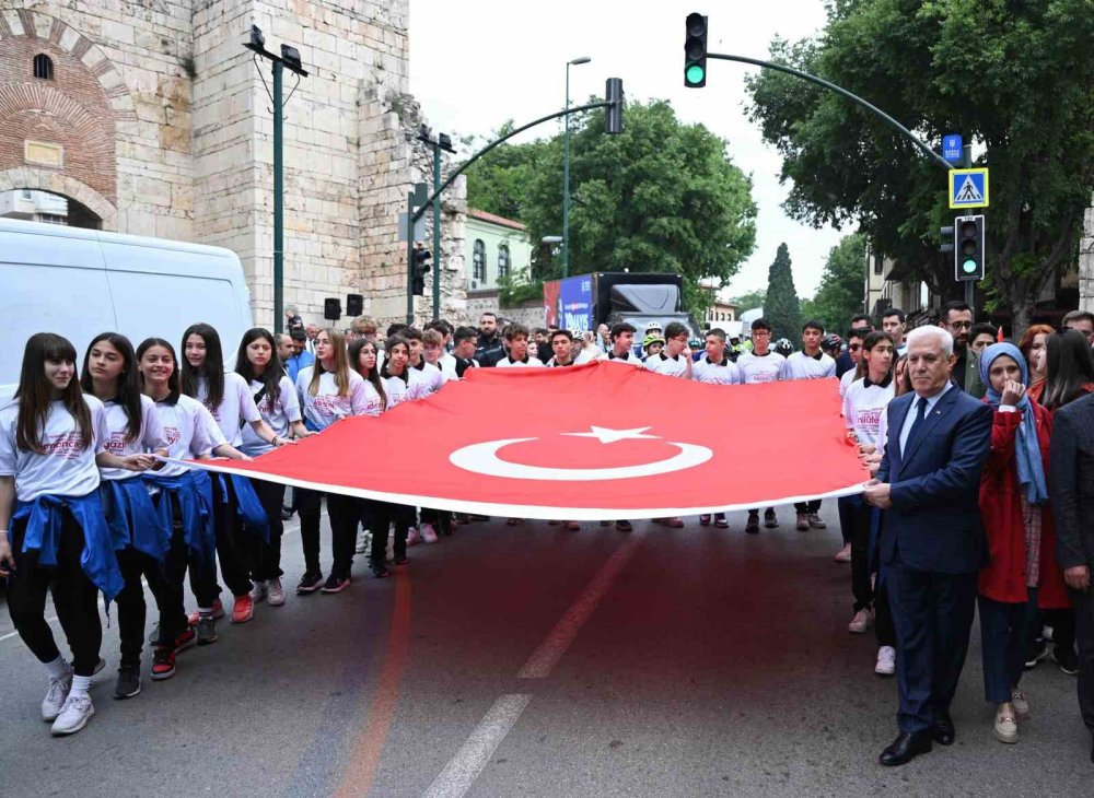 19 Mayıs Kortej Yürüyüşü