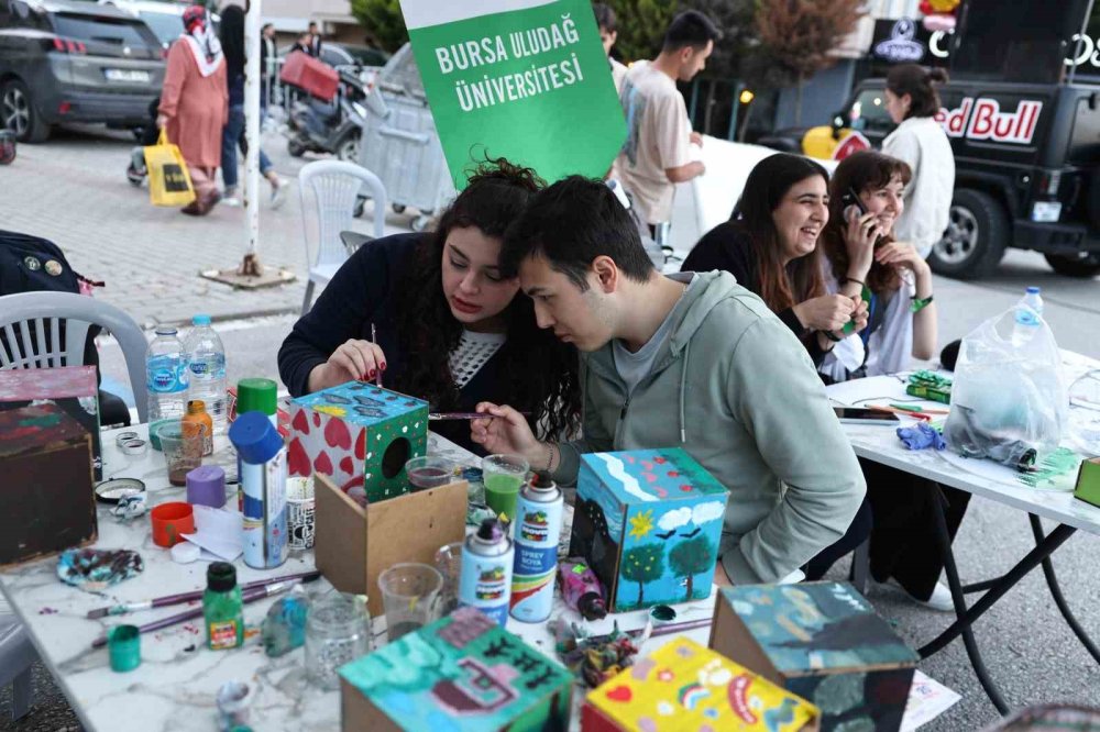 Üniversiteli Gençler Festivalde Eğlenerek Stres Attı