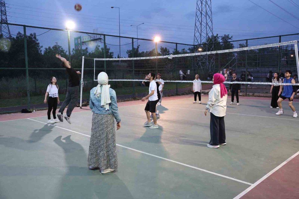 Üniversiteli Gençler Festivalde Eğlenerek Stres Attı