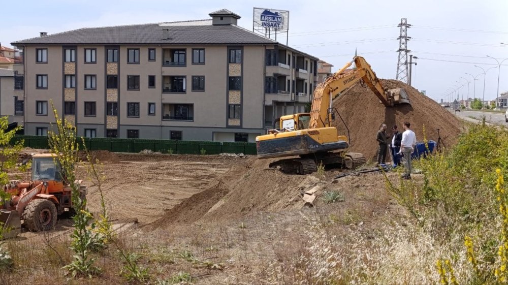 İnşaat Kazısı Esnasında Elleri Ve Ayakları Bağlı Ceset Bulundu