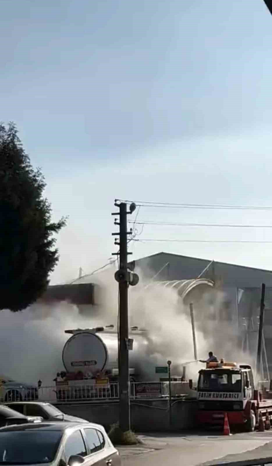 Akaryakıt İstasyonunda Facia: 2 Kişi Alevler Arasında Kaldı