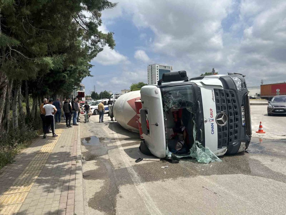 Ticari Taksi Şoföründen Hayat Kurtaran Manevra